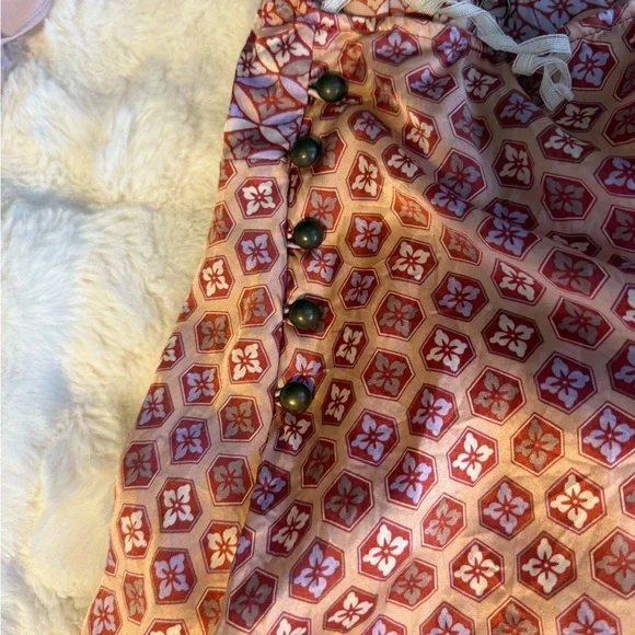 Preowned, Calvin Klein Slip Camisole With Lace and buttons , Size Large - Picture 3 of 4